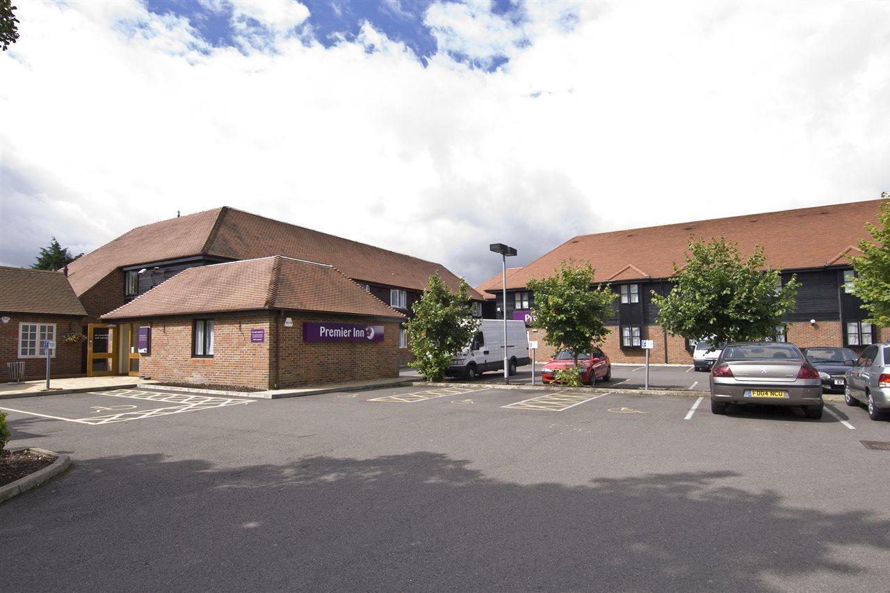 Premier Inn Aylesbury Exterior foto