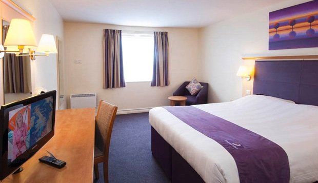 Premier Inn Aylesbury Exterior foto
